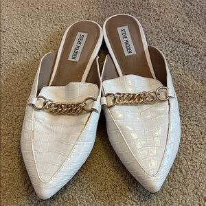 Steve Madden White Croc-Embossed Pointed Chain Slip-On Mule